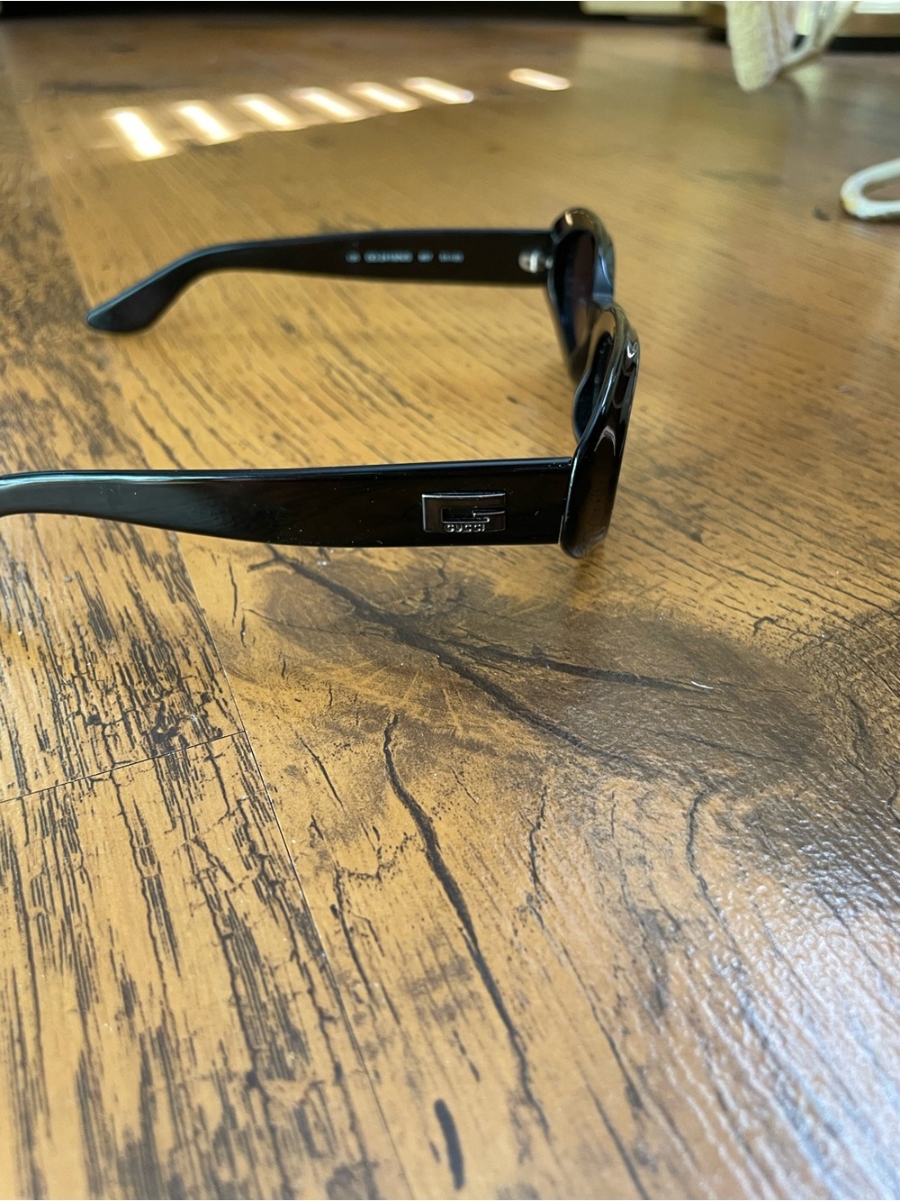 Gucci Black Sunglasses - Picture 4 of 8